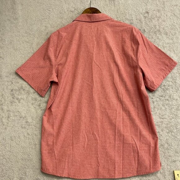 NWOT Avalanche Men's L Red Short Sleeve Button-Down Shirt Outdoor - Picture 3 of 8